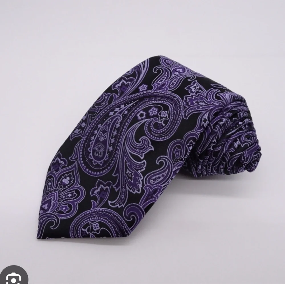 Geoffrey Beene Black and Purple Paisley Silk Tie